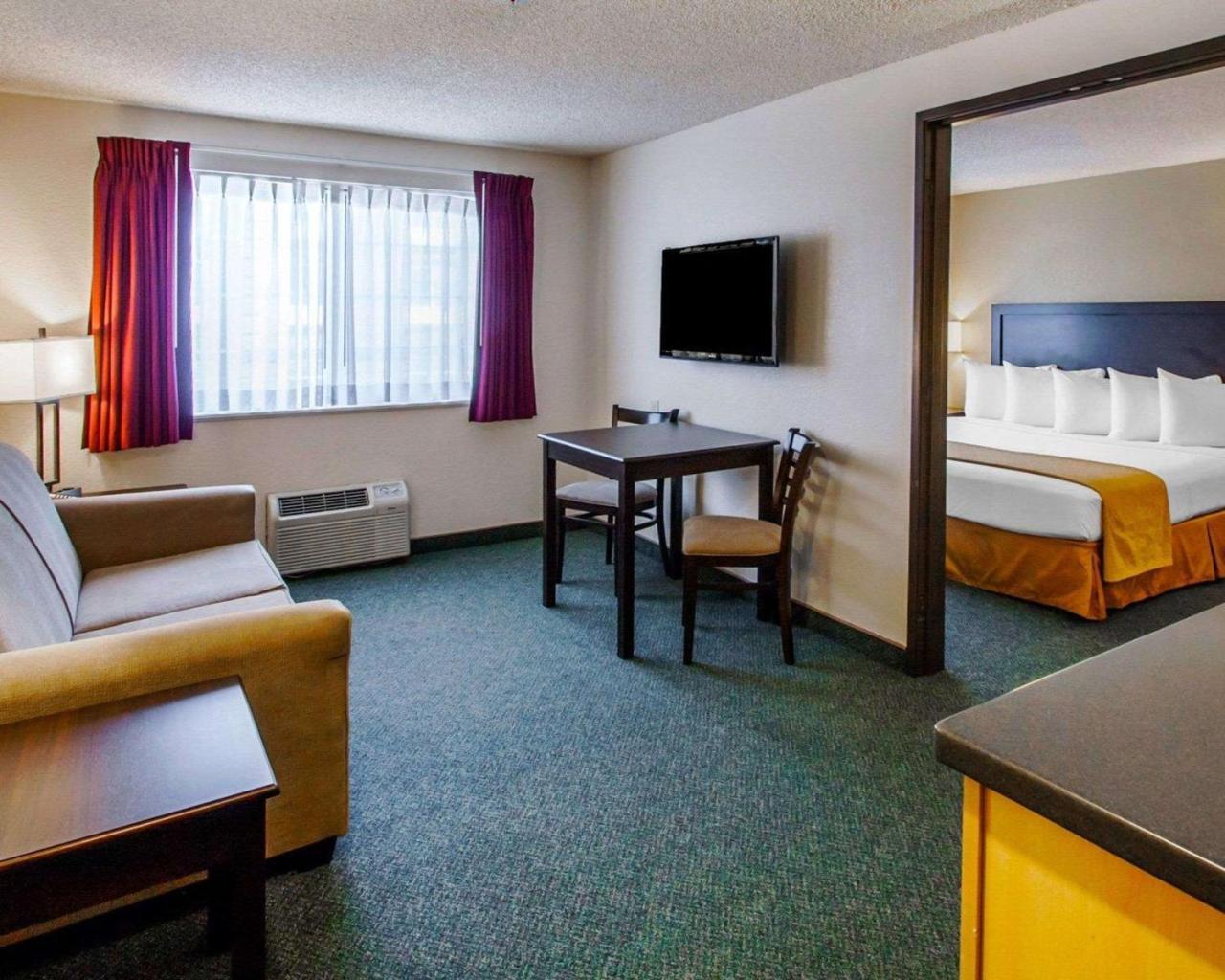 Quality Inn & Suites Springfield Exterior photo